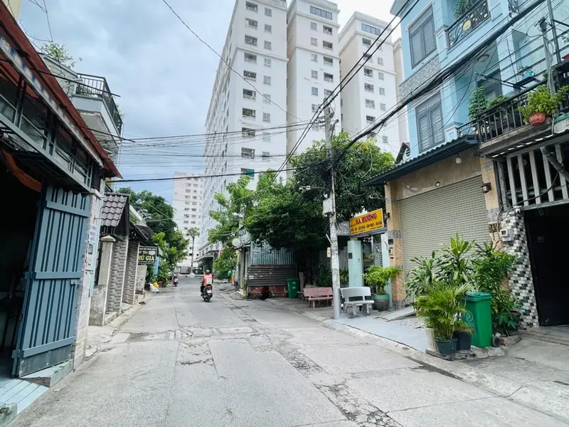 GẤP BÁN GIẢM MẠNH 2 TỶ CÒN HƠN 9 TỶ - NHÀ 6X24 - HẺM 5M - PHAN VĂN HỚN - TÂN THỚI NHẤT... Bán nhà riêng tại Đông Hưng Thuận, Hồ Chí Minh 01