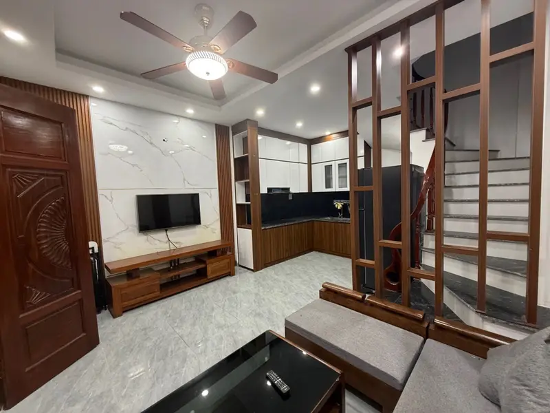 Nhà 5 tầng tại phường Việt Hưng, Hà Nội, nội thất đầy đủ, gần đường ô tô... Bán nhà riêng tại Việt Hưng, Hà Nội 01