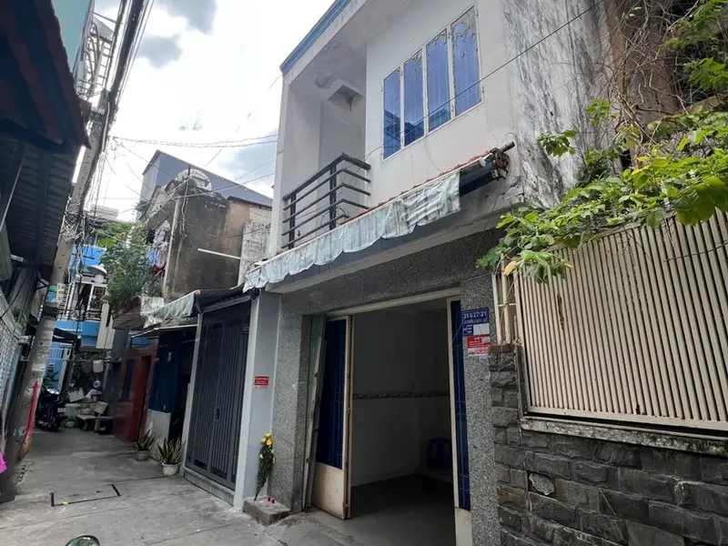 Cơ hội sở hữu nhà 2 tầng nở hậu tại Âu Dương Lân quận 8 với giá cực tốt... Bán nhà riêng tại Chánh Hưng, Hồ Chí Minh 01