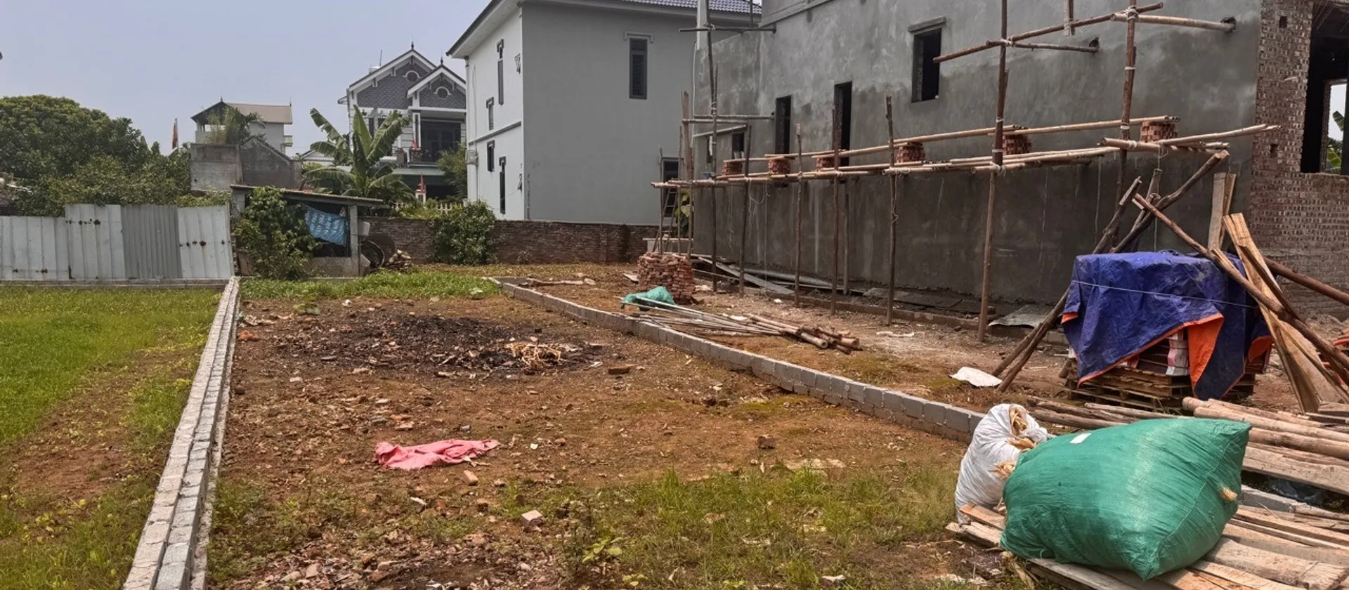 Cơ hội hiếm có sở hữu đất mặt tiền rộng ô tô 7 chỗ vào tận nơi tại khu vực đông dân... Bán đất tại Triệu Việt Vương, Hưng Yên 01