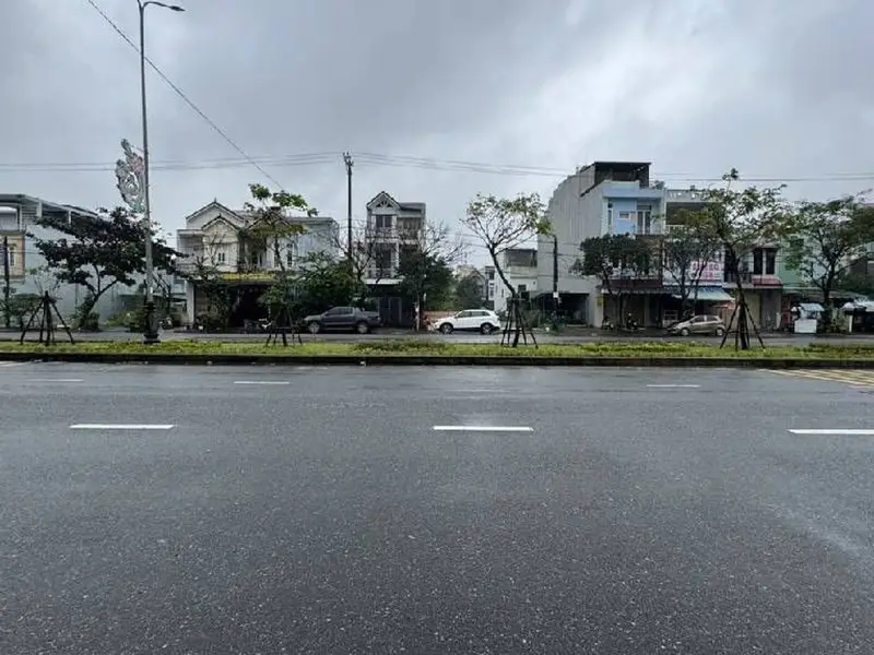 bán gấp cặp Minh mạng. gần biển. Cơ hội vàng đất kinh doanh gần biển Tòan Phố Nước Ngoài... Bán đất tại Ngũ Hành Sơn, Đà Nẵng 01