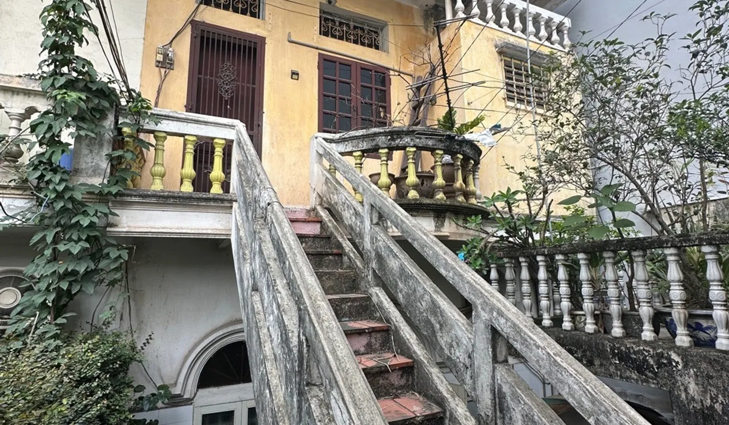 Bất động sản mặt phố đẳng cấp tại khu vực trung tâm Hà Nội... Bán nhà mặt phố tại Ba Đình, Hà Nội 01