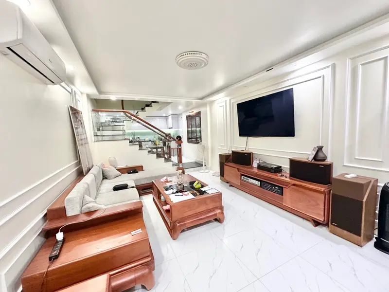 Nhà 4 Tầng Trung Tâm Lê Lợi Có Sân Cổng Riêng Hơn 60m2 - Chỉ Hơn 4 Tỷ Chút Xíu... Bán nhà riêng tại Gia Viên, Hải Phòng 01