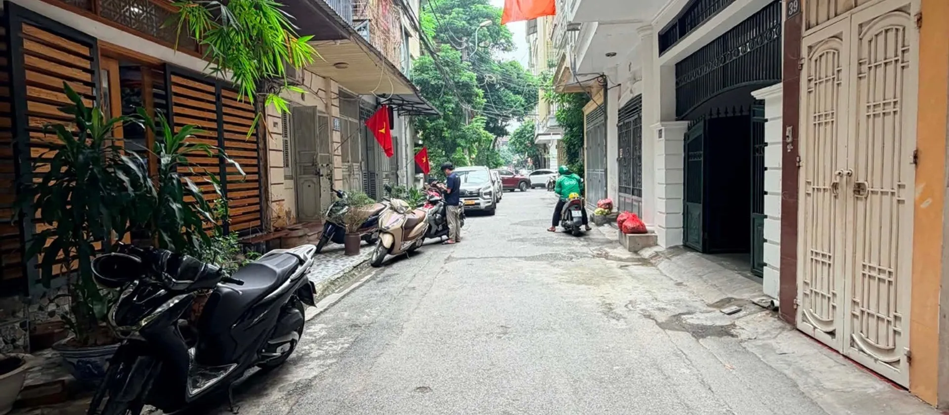 BÁN NHÀ TẬP THỂ TẦNG 1 QUAN NHÂN - THANH XUÂN - LÔ GÓC - Ô TÔ ĐỖ CỬA - KINH DOANH TỐT... Bán căn hộ chung cư tại Thanh Xuân, Hà Nội 01