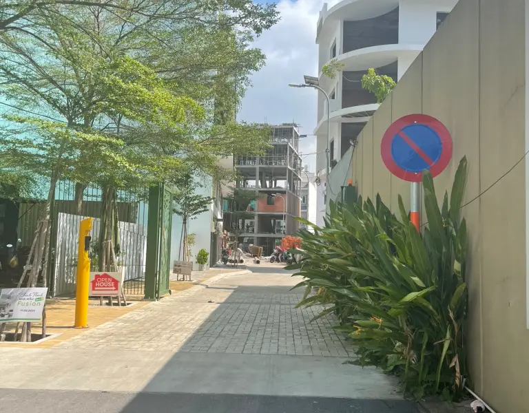 Cơ hội hiếm có sở hữu nhà phố 6 tầng hiện đại tại Quận 8... Bán nhà riêng tại Bình Phú, Hồ Chí Minh 01