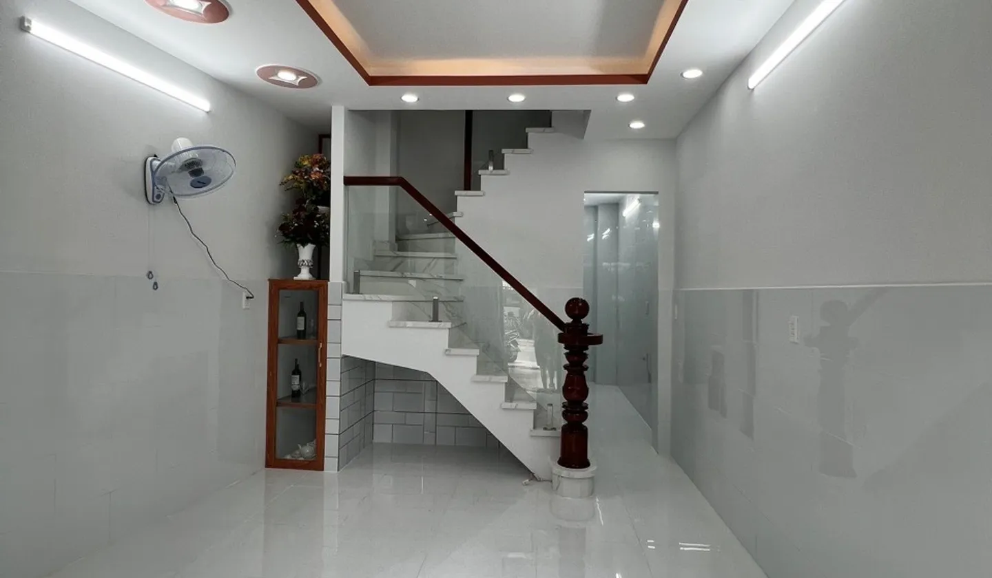 5.9 TỶ – HÀNG HIẾM MẶT TIỀN MAI HẮC ĐẾ – 3 TẦNG BTCT XE HƠI ĐẬU TRONG NHÀ... Bán nhà mặt phố tại Phú Định, Hồ Chí Minh 01