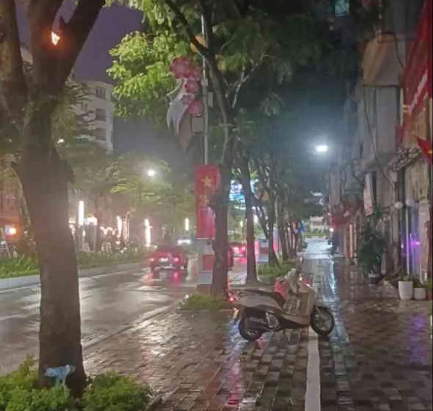Cơ hội hiếm có sở hữu nhà mặt phố Lạc Long Quân vị trí kim cương... Bán nhà mặt phố tại Tây Hồ, Hà Nội 01