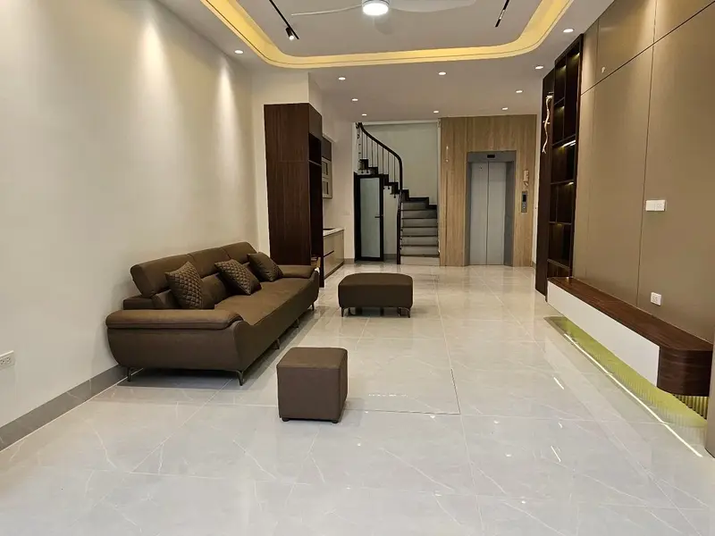 CHỦ NHÀ CHUẨN BỊ SANG ÚC ĐỊNH CƯ CẦN BÁN GẤP -THANG MÁY XỊN TẠI LONG BIÊN... Bán nhà riêng tại Việt Hưng, Hà Nội 01