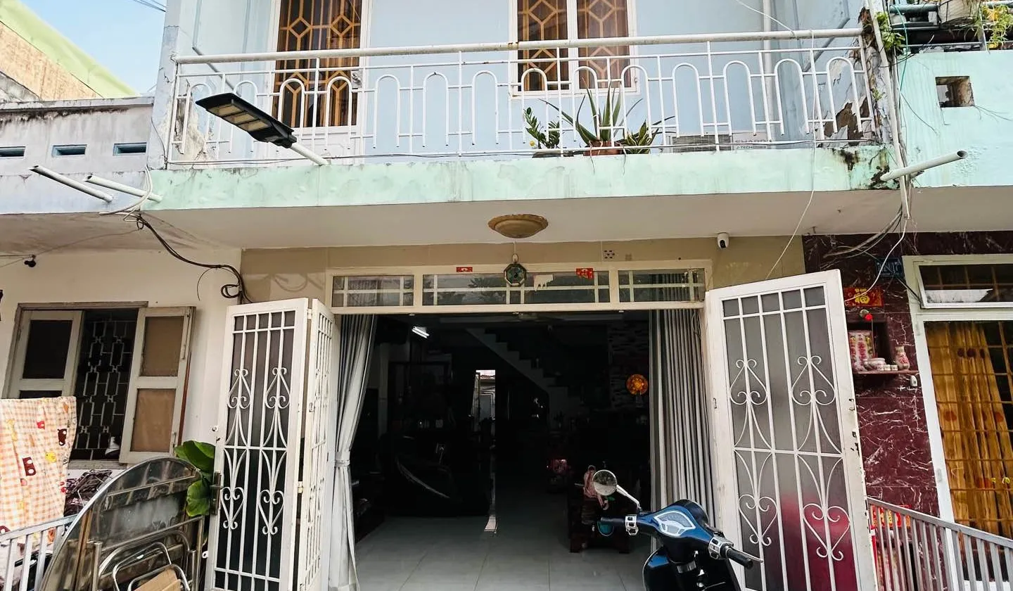 Trần Xuân Soạn - hẻm 8M - ngang 4.8- 1 đời chủ kiên cố - có sân trước sau - chỉ 6T hơn... Bán nhà riêng tại Tân Hưng, Hồ Chí Minh 01