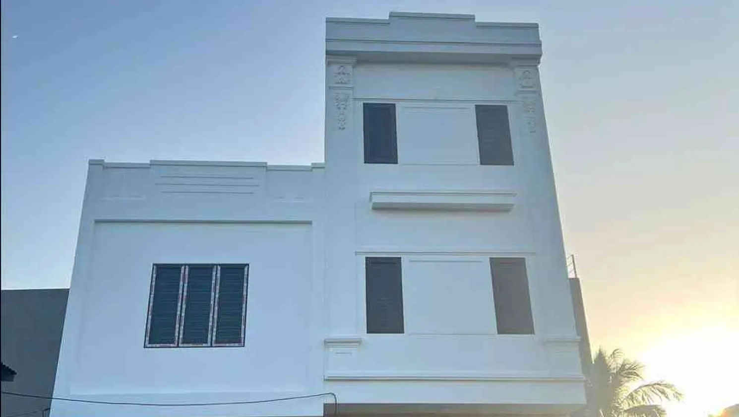 Nhà 3 tầng hiện đại với view Hồ Sen, vị trí giao thông thuận tiện tại Tiểu Trà... Bán nhà riêng tại Hưng Đạo, Hải Phòng 01