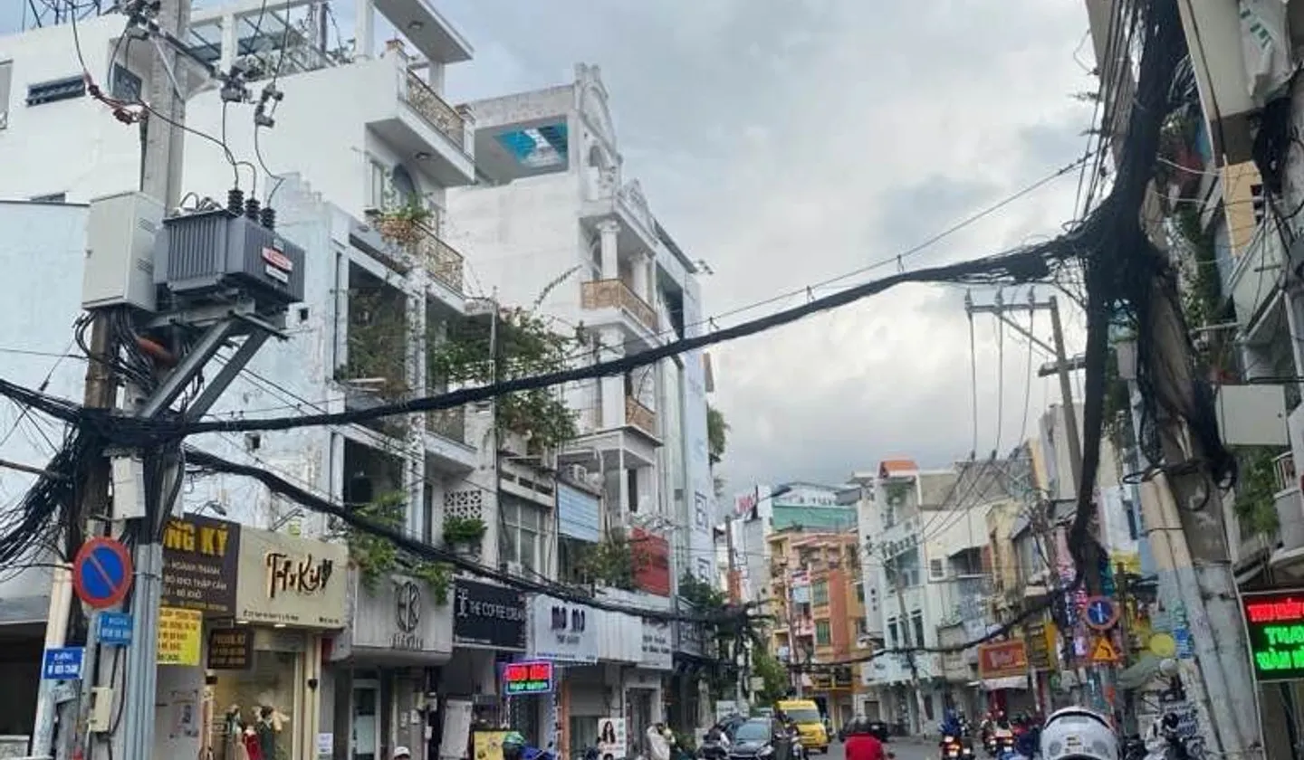 Bán nhà mặt phố Phú Nhuận 2 tầng, hẻm xe hơi, kinh doanh tốt... Bán nhà mặt phố tại Phú Nhuận, Hồ Chí Minh 01