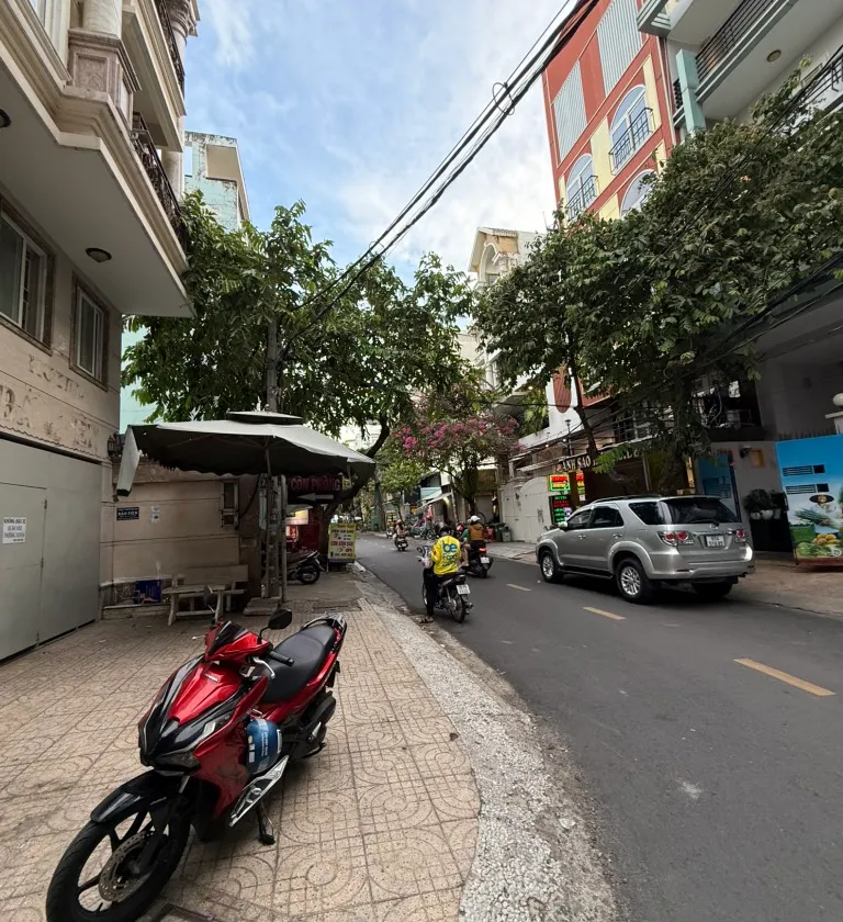 Toà nhà lô góc 6 tầng thang máy ngay trung tâm KDC Trung Sơn... Bán nhà mặt phố tại Bình Hưng, Hồ Chí Minh 01