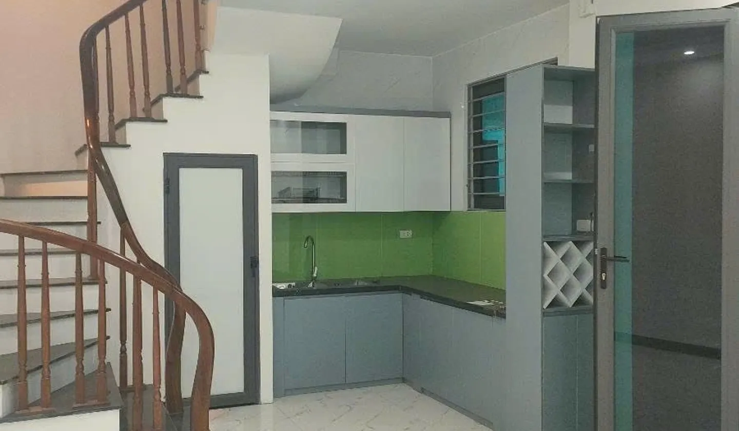 Bán nhà 5 tầng, 3 phòng ngủ, gần chợ tại quận trung tâm... Bán nhà riêng tại Yên Nghĩa, Hà Nội 01