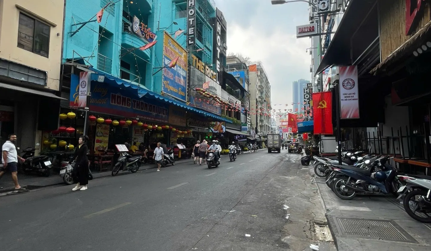 Nhà phố sang trọng khu phố đi bộ Quận 1, cơ hội đầu tư đỉnh cao... Bán nhà mặt phố tại Bến Thành, Hồ Chí Minh 01