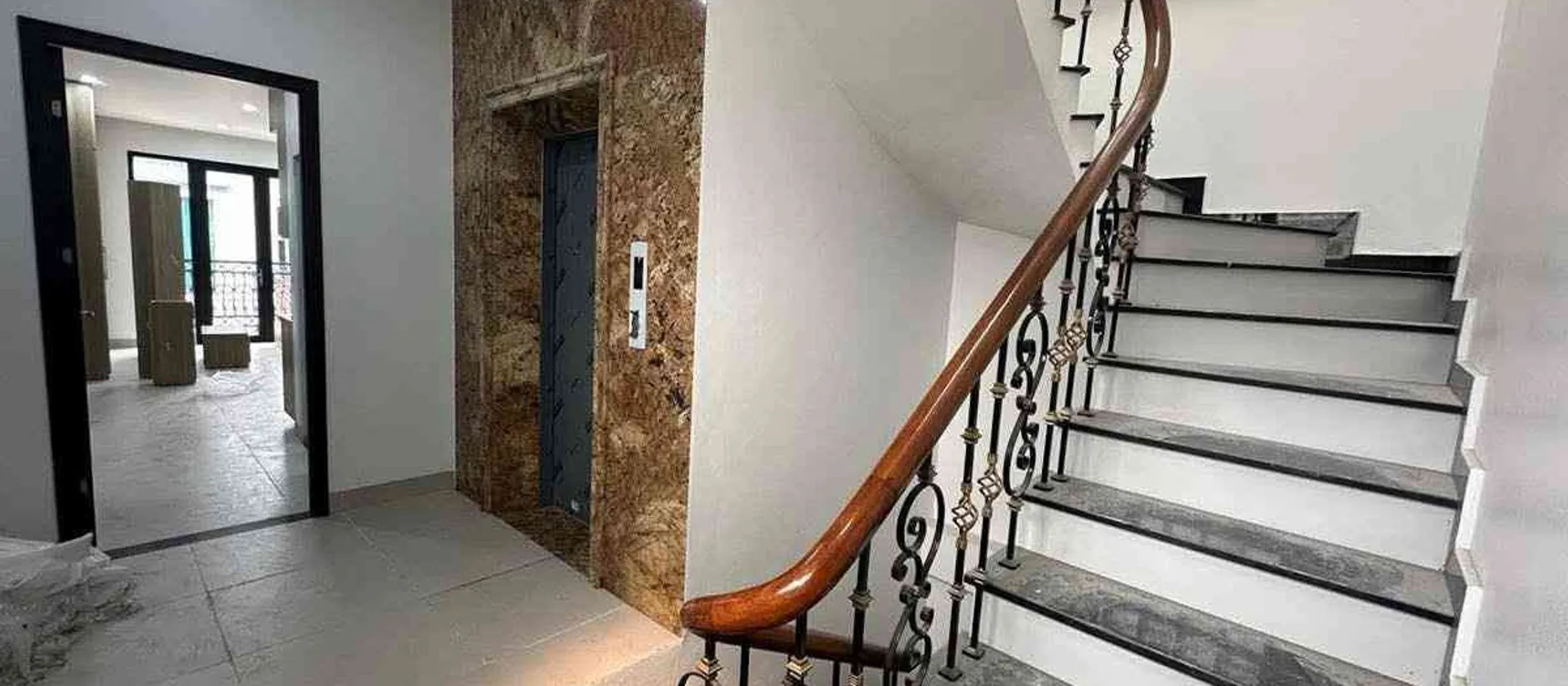Căn họi dịch vụ 6 tầng xây mới, thang máy, lô góc, thu nhập 45 triệu/tháng.... Bán nhà riêng tại Khương Đình, Hà Nội 01
