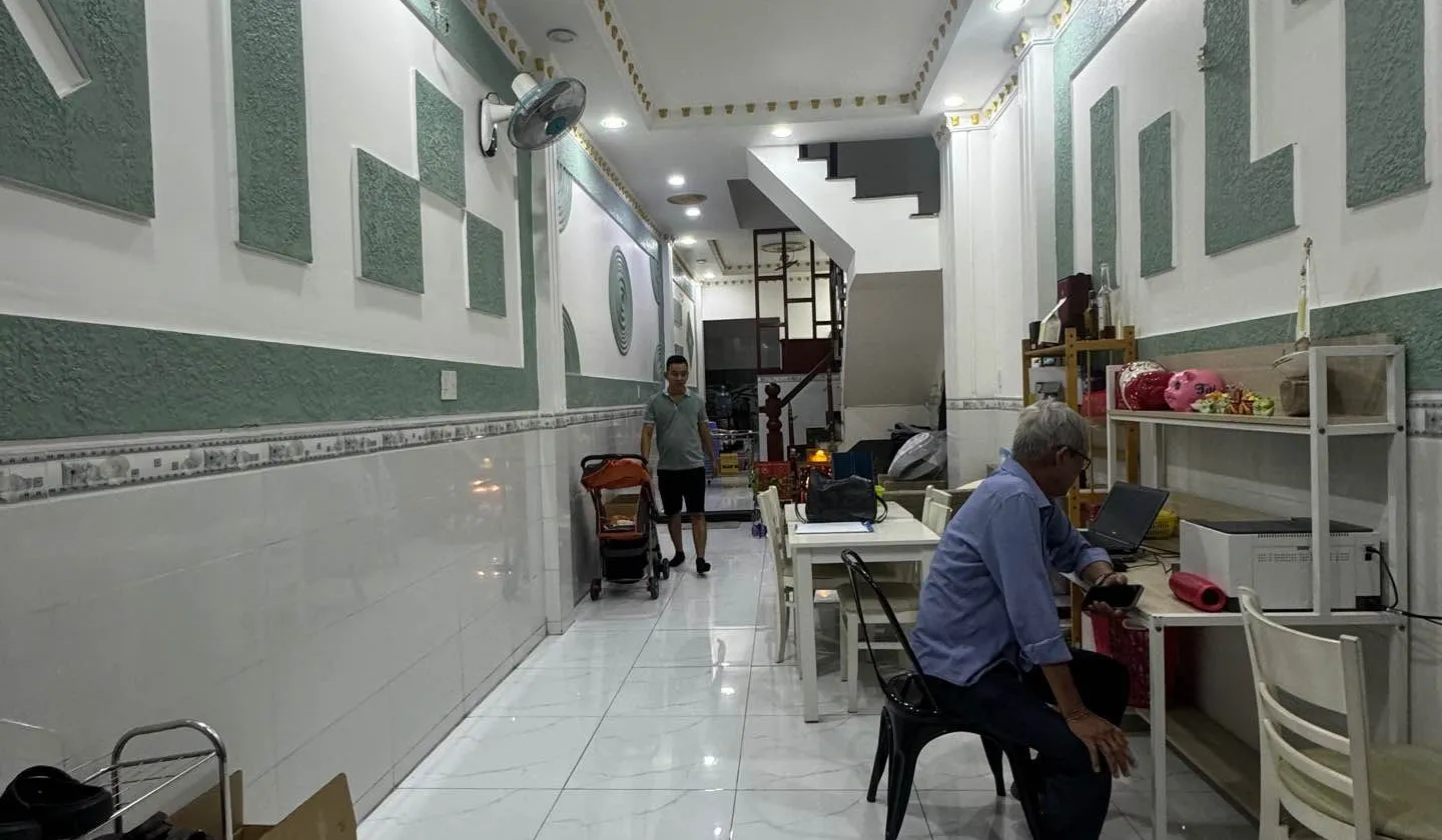 Cơ hội sở hữu nhà 4 tầng kiên cố tại Quận 8 giá chỉ hơn 6 tỷ... Bán nhà riêng tại Phú Định, Hồ Chí Minh 01