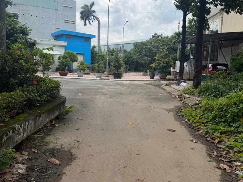 Bán nhà 3 tầng 3 phòng ngủ hướng Bắc tại xã phường... Bán nhà riêng tại Long Trường, Hồ Chí Minh 01
