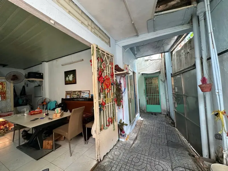 Nhà rộng rãi ngay trung tâm Quận 11, tiềm năng phát triển lớn... Bán nhà riêng tại Phú Thọ, Hồ Chí Minh 01