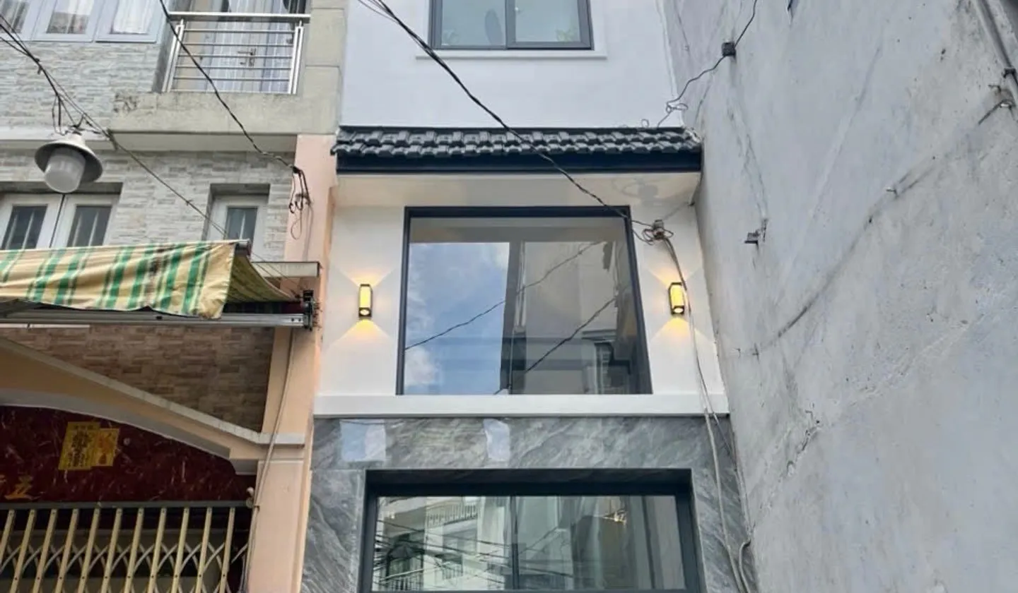 BÁN NHÀ QUẬN 11 NGAY LÊ ĐẠI HÀNH 3PN MÀ CHỈ HƠN 4 TỶ CÒN TL.... Bán nhà riêng tại Bình Thới, Hồ Chí Minh 01