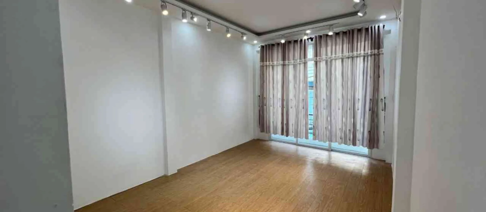 Nhà mặt tiền lô góc kinh doanh đỉnh tại Tân Bình... Bán nhà riêng tại Tân Sơn Hòa, Hồ Chí Minh 01