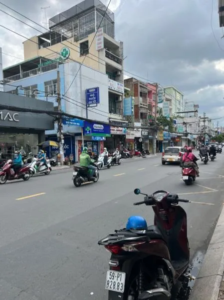 Nhà mặt tiền cực đỉnh, kinh doanh sầm uất ngay trung tâm... Bán nhà mặt phố tại Nhiêu Lộc, Hồ Chí Minh 01