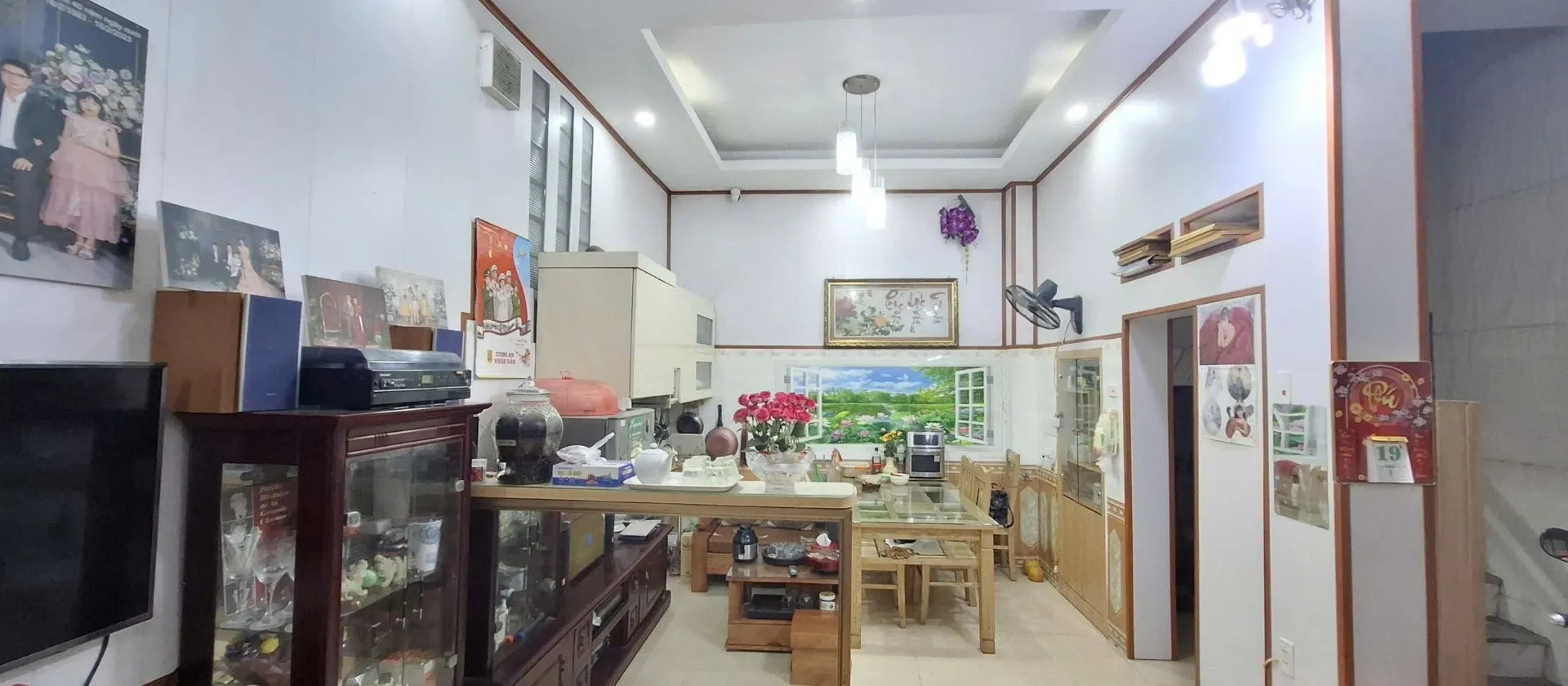 Nhà lô góc 4 tầng, vị trí đắc địa Yên Hòa, mặt tiền rộng 5.5m và diện tích 41
cơ hội sở hữu hiếm có... Bán nhà riêng tại Yên Hòa, Hà Nội 01