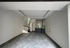 Bán nhà riêng 5 tầng tại phường Long Biên, Hà Nội với sân rộng và ô tô đỗ cổng... Bán nhà riêng tại Long Biên, Hà Nội 01