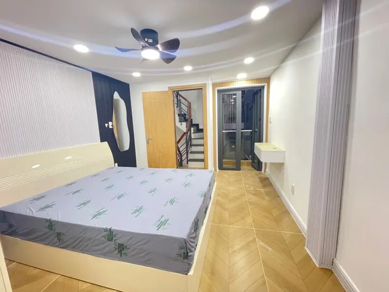 Nhà mới đẹp, tặng luôn nội thất nên chỉ dọn vào ở ngay, 4 tầng 2pn3wc... Bán nhà riêng tại Cầu Ông Lãnh, Hồ Chí Minh 01