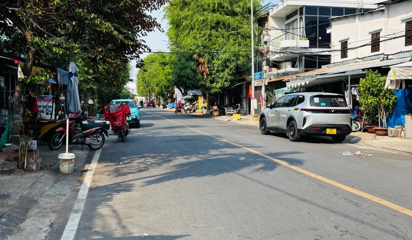 Bán nhà mặt phố phường Phú Định, Quận 8 - diện tích 69m², mặt tiền rộng 5,2m, phù hợp kinh doanh... Bán nhà mặt phố tại Phú Định, Hồ Chí Minh 01