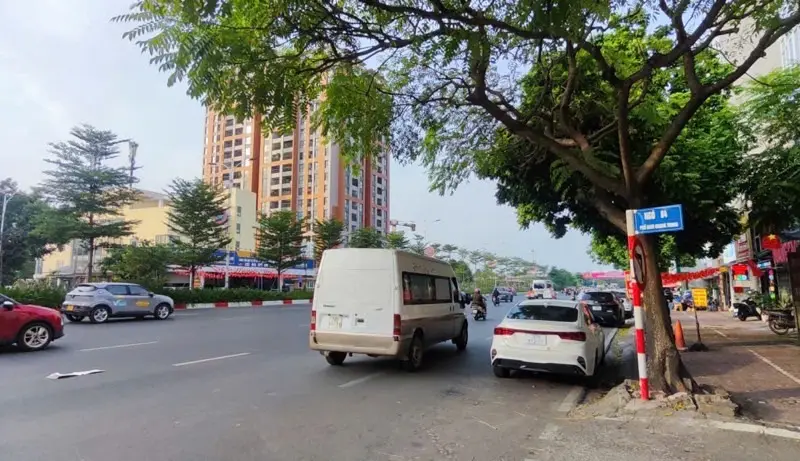 Bán nhà mới 6 tầng tại Long Biên, vị trí vàng gần cầu Vĩnh Tuy, giá 11.8 tỷ... Bán nhà riêng tại Phúc Lợi, Hà Nội 01
