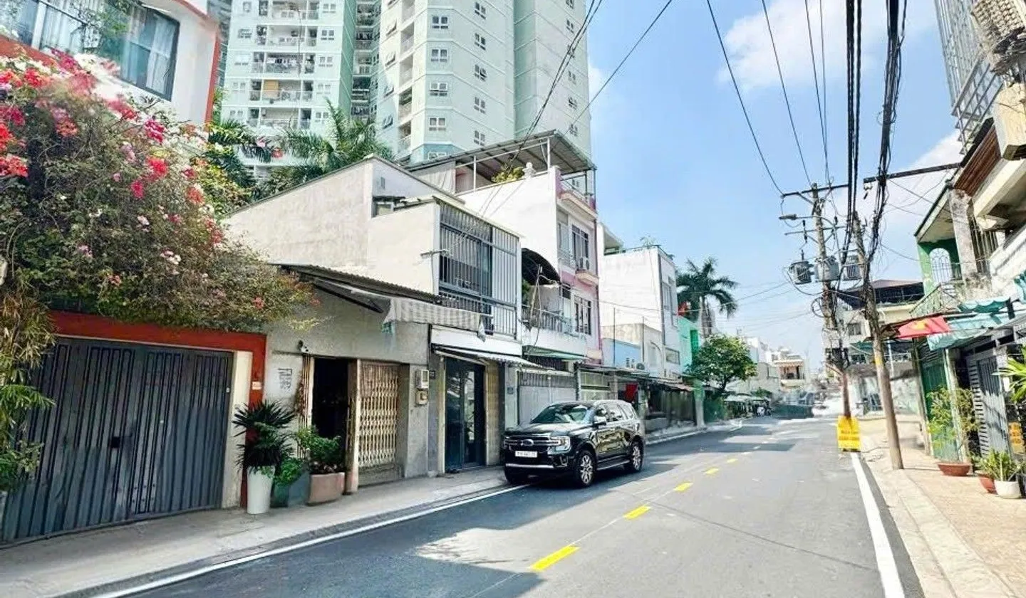 Nhà 4 tầng rộng 70m² tại khu Tô Hiệu, Hòa Bình, thuận tiện gần Đầm Sen và Quận 11... Bán nhà riêng tại Tân Phú, Hồ Chí Minh 01