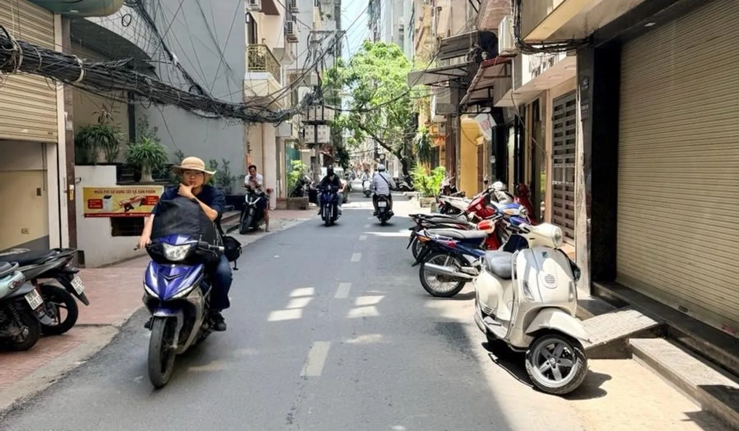 Bán nhà mặt phố Đê La Thành nhỏ, Tây Nam, 68m², kinh doanh đỉnh cao... Bán nhà mặt phố tại Đống Đa, Hà Nội 01