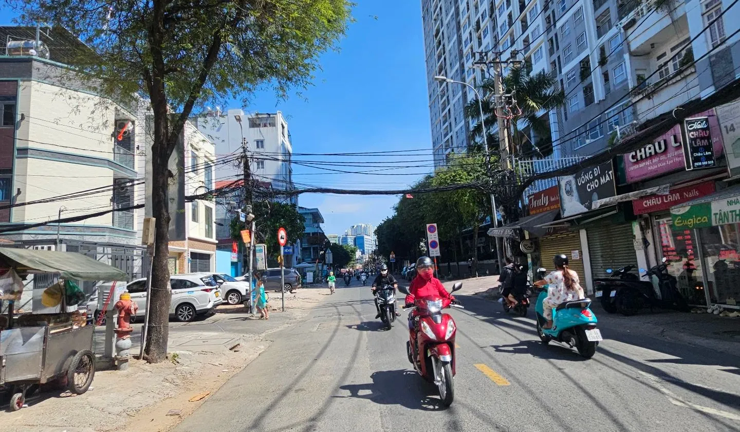 GẦN CẦU NGUYỄN KHOÁI - 90M² - NHỈNH 10 TỶ - DÒNG TIỀN 240TR/NĂM - SỔ VUÔNG ĐẸP... Bán nhà riêng tại Vĩnh Hội, Hồ Chí Minh 01