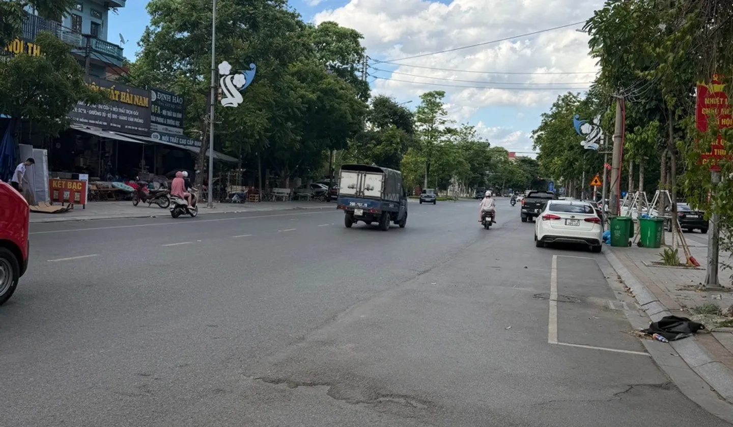 Bán nhà mặt phố 4 tầng tại trung tâm TP Bắc Ninh, đường ô tô tránh, vỉa hè rộng... Bán nhà mặt phố tại Kinh Bắc, Bắc Ninh 01