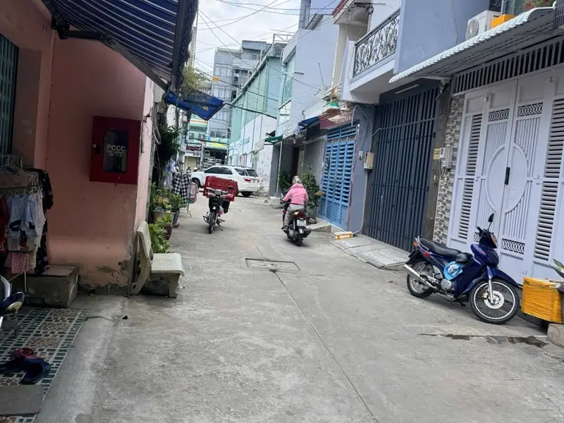 Chính chủ vừa gửi Nhà Tân Phú, Ngay Lê Thúc Hoạch, 5 Tầng, ÔTÔ đỗ cửa, chỉ 5.X Tỷ... Bán nhà riêng tại Phú Thọ Hòa, Hồ Chí Minh 01