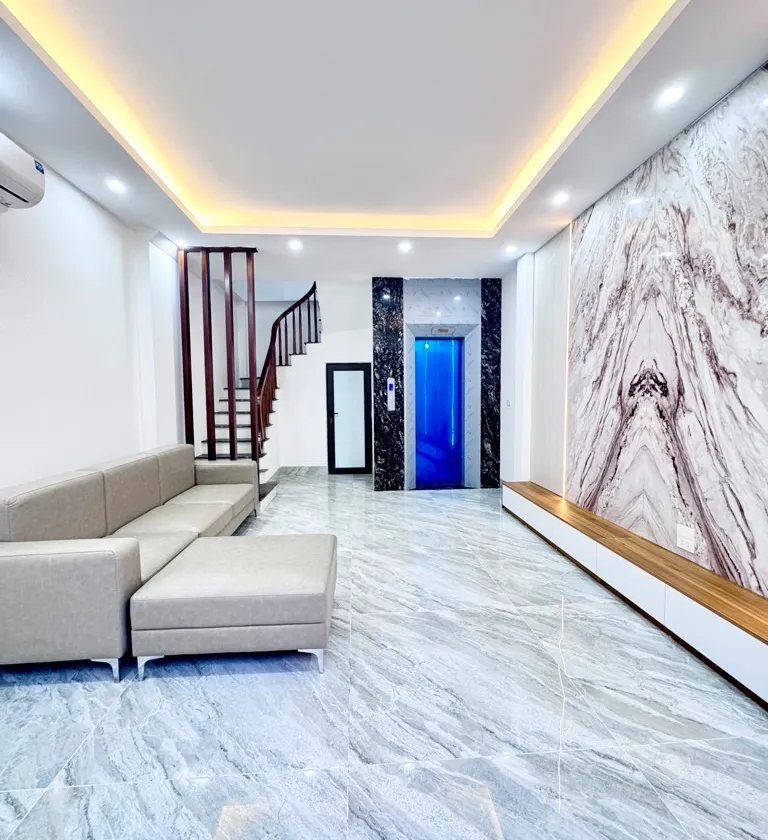 Nhà 6 tầng thang máy tại phường Việt Hưng, Hà Nội với mặt tiền rộng và nội thất đầy đủ... Bán owner_side tại Việt Hưng, Hà Nội 01