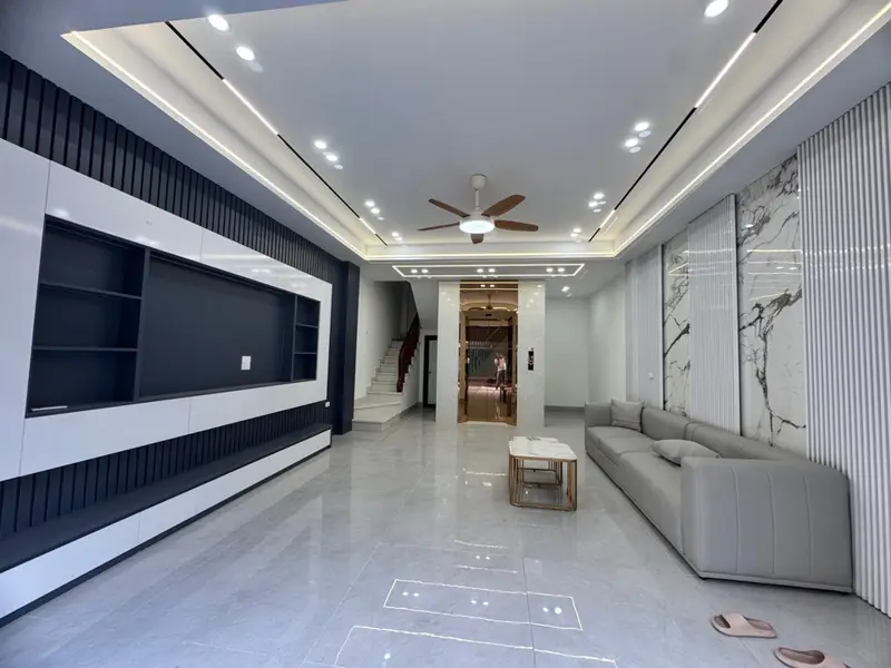 Nhà sang Long Biên, thang máy, ô tô đỗ cửa, giá tốt... Bán nhà riêng tại Long Biên, Hà Nội 01