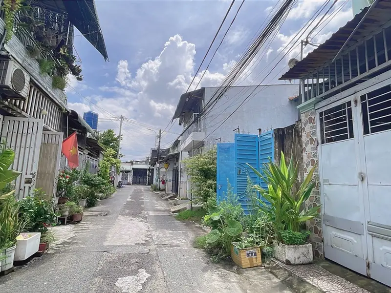 Bán nhà riêng 2 tầng 100m2 tại Xuân Thới Thượng, hẻm xe hơi 6m, giá 2.x tỷ... Bán nhà riêng tại Bà Điểm, Hồ Chí Minh 01