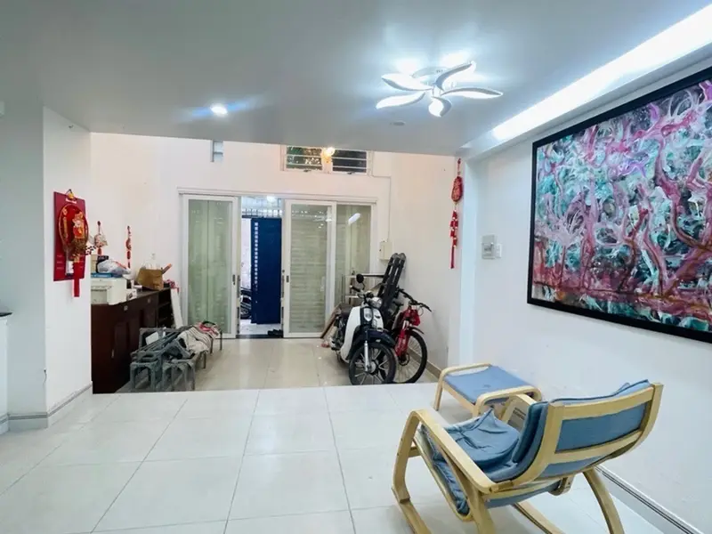 Nhà 4 Tầng BTCT, Hẻm Xe Hơi, Cách Mạng Tháng 8, Quận 10. Chỉ 9.6 Tỏi... Bán nhà riêng tại Hòa Hưng, Hồ Chí Minh 01