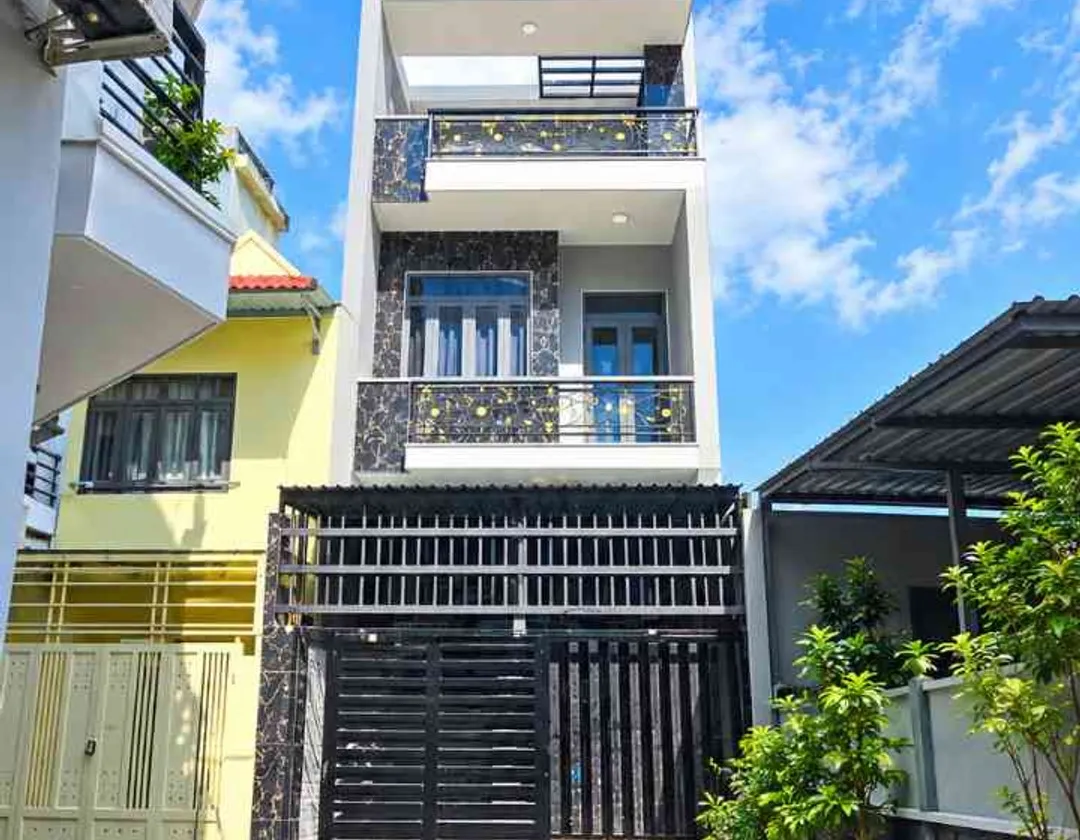 Nhà mới 3 tầng ngay Phú Mỹ Hưng, full nội thất, vào ở ngay... Bán nhà riêng tại Phú Thuận, Hồ Chí Minh 01