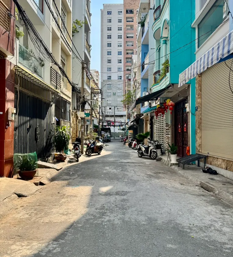 Bán nhà mặt phố phường 10 quận Tân Bình 2 tầng diện tích 80m², mặt tiền 4.4m, pháp lý rõ ràng... Bán nhà mặt phố tại Bảy Hiền, Hồ Chí Minh 01