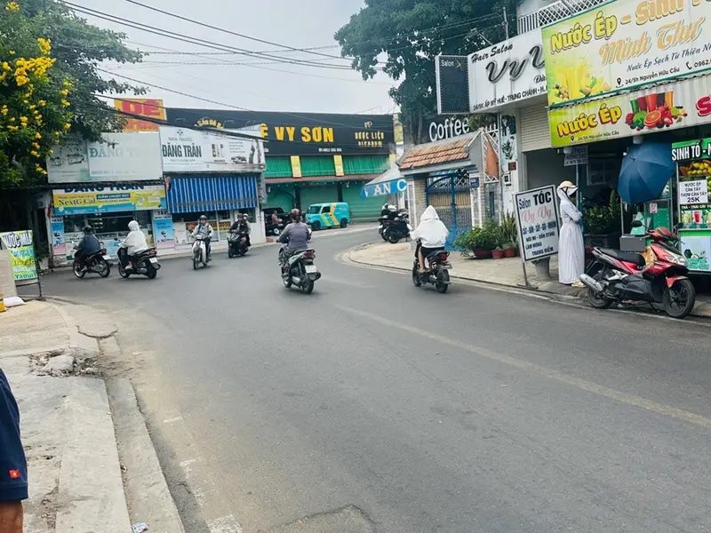 🔥🔥 GIÁ MỚI CHỈ 10 TỶ TL NHẸ! 🔥🔥
🎯MẶT TIỀN KINH DOANH NGUYỄN HỮU CẦU – 158M² FULL THỔ – HÓC MÔN... Bán nhà mặt phố tại Bà Điểm, Hồ Chí Minh 01