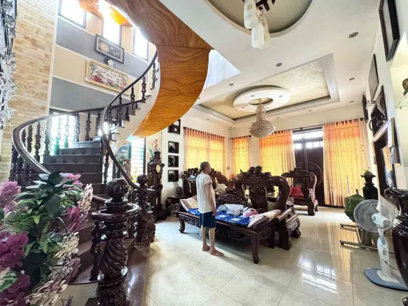 Bán nhà riêng 3 tầng 204m2 tại Phường Phước Long B, TP Thủ Đức, 6 phòng ngủ... Bán nhà riêng tại Phước Long, Hồ Chí Minh 01