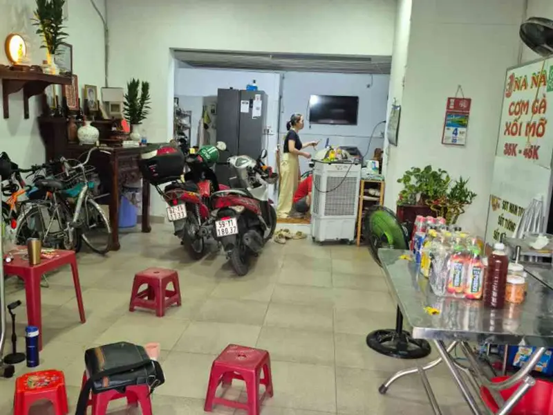Bán nhà mặt phố rộng 161m2 ngay chợ đầu mối Hóc Môn, sầm uất, tiện kinh doanh... Bán nhà mặt phố tại Xuân Thới Sơn, Hồ Chí Minh 01