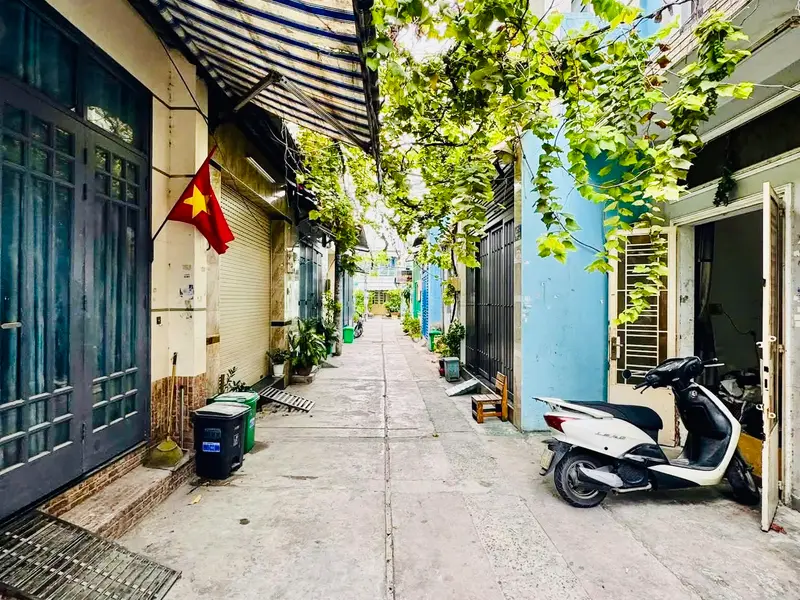 Nhà Đúc BTCT - Hơn 5Ty - 48 m² - Hẻm 4m thông - 2 Tầng - 3 PN (Có PN trệt) - Full nội thất.... Bán nhà riêng tại Bình Hưng Hòa, Hồ Chí Minh 01