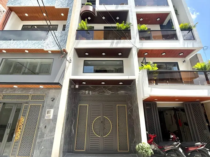 Nhà Riêng Đẳng Cấp Với Thang Máy Tại Khu Vực Trung Mỹ Tây... Bán nhà riêng tại Trung Mỹ Tây, Hồ Chí Minh 01