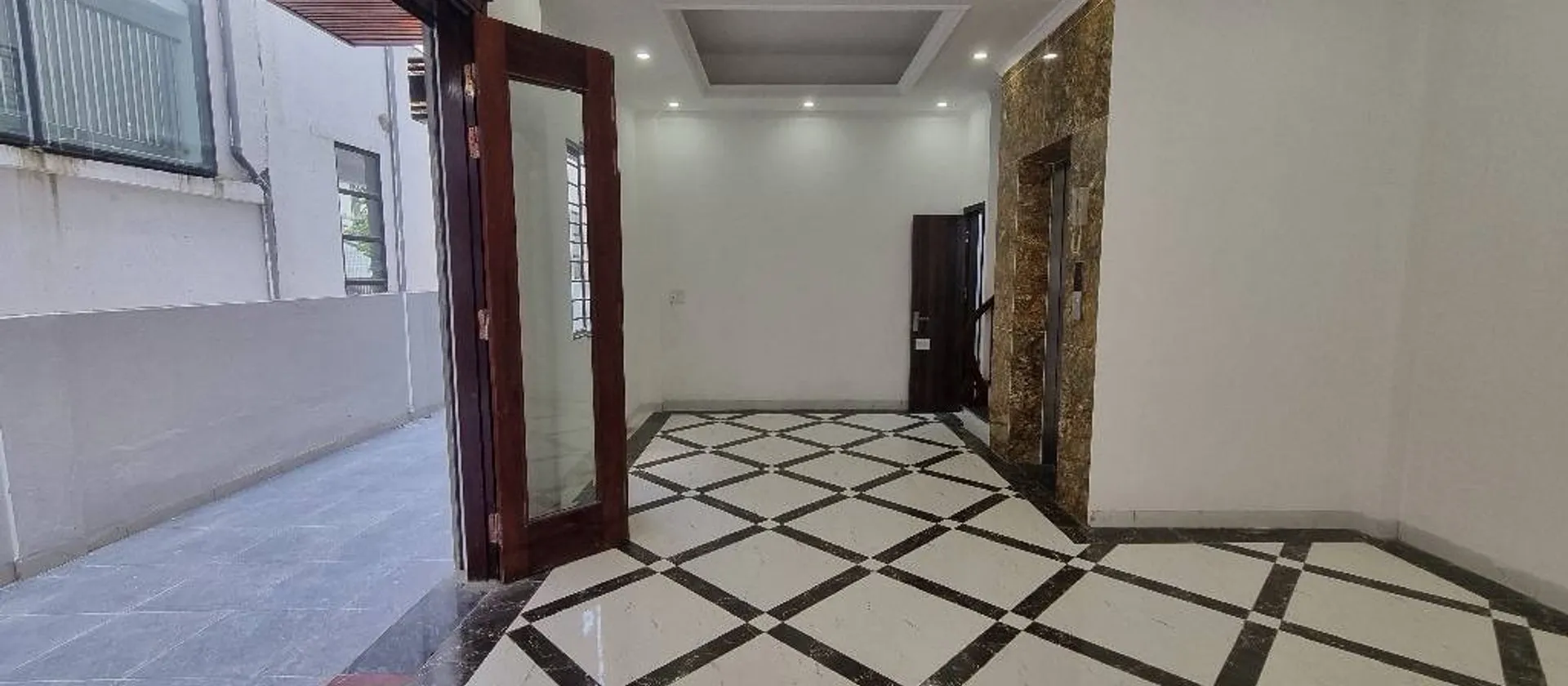 Viên Ngọc Hiếm Tại Tây Hồ - Nhà 7 Tầng Sang Trọng Cho Doanh Nhân... Bán nhà riêng tại Tây Hồ, Hà Nội 01