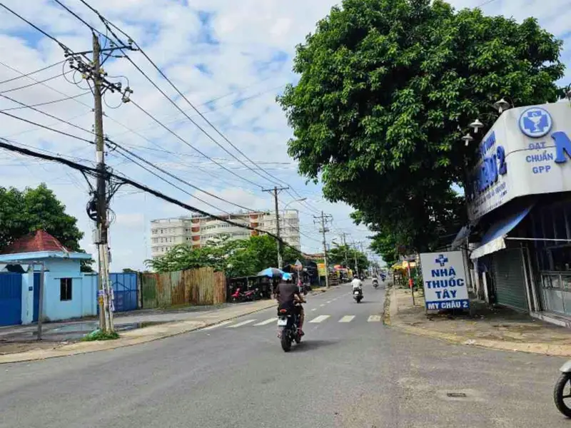 ✅️Nhà Mặt Tiền Đường Xuân Thới Sơn..Chỉ 6.Tỷ Fuii Thổ
- Thông Ra - Dương Công Khi Quốc 22.... Bán nhà mặt phố tại Xuân Thới Sơn, Hồ Chí Minh 01