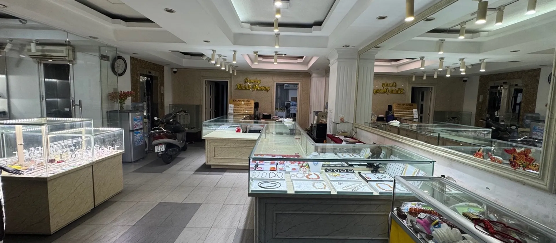 Bán toà nhà văn phòng 8 tầng, diện tích 172m2 tại Quận 5... Bán văn phòng tại Chợ Quán, Hồ Chí Minh 01