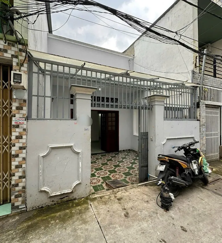 Bán nhà 2 tầng 90,7m2 tại xã Bà Điểm, Hóc Môn giá 4,1 tỷ... Bán nhà riêng tại Bà Điểm, Hồ Chí Minh 01